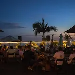Curvão Surf House