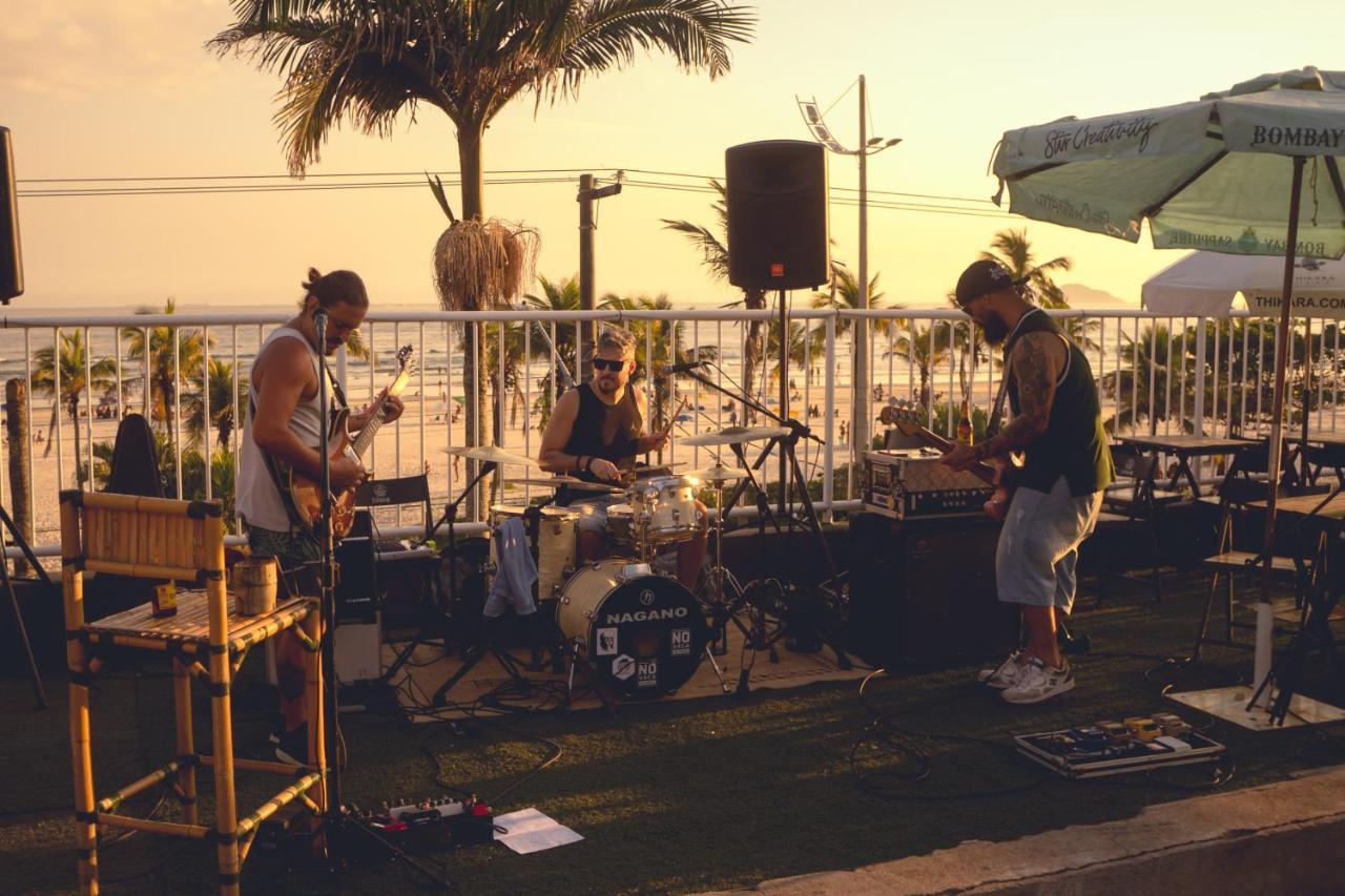 Curvao Surf House *
